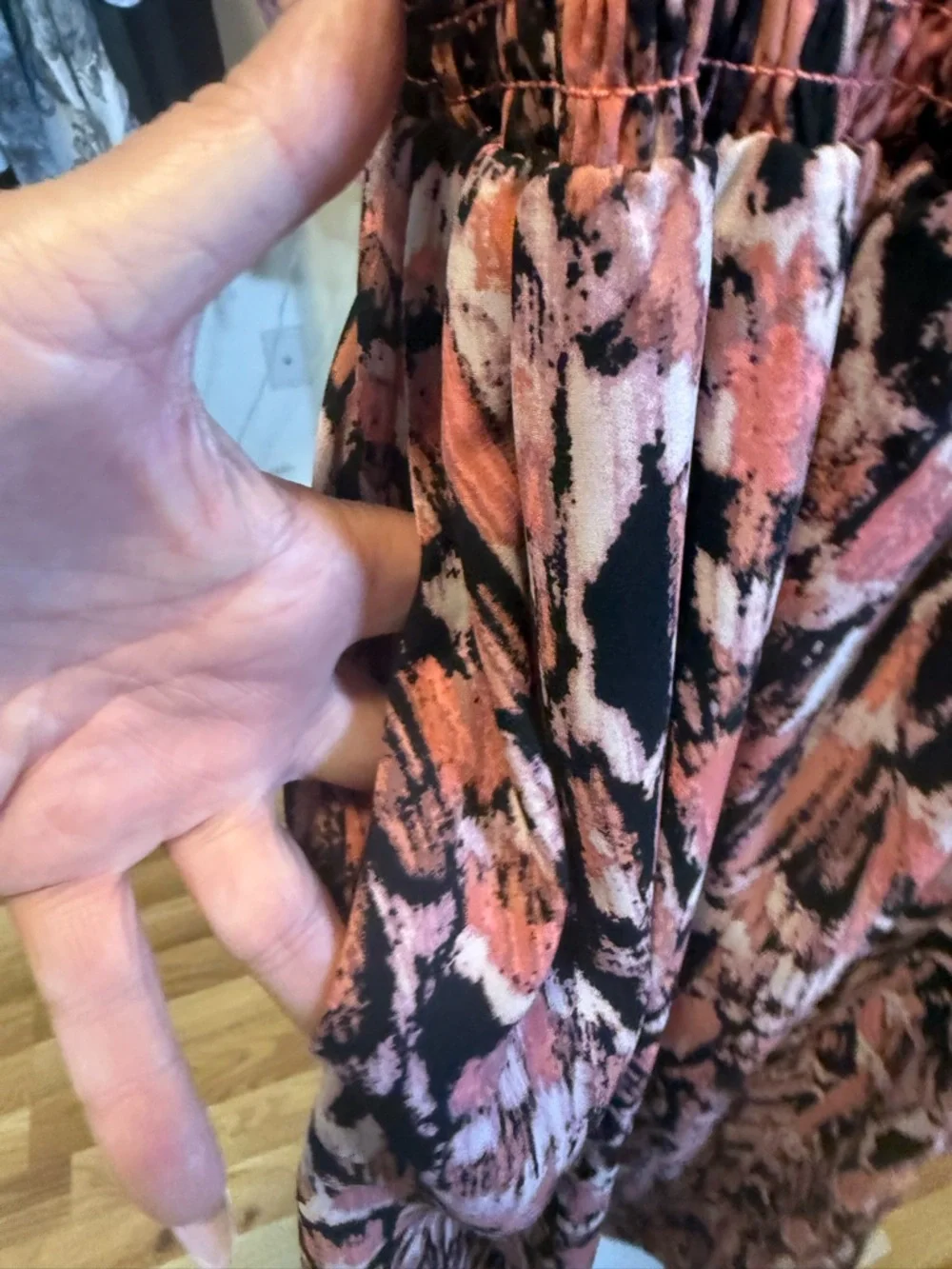 Evereve Smocked Midi Dress XS NWT $128 Rose Pink Black Print Pockets Flowy Boho
